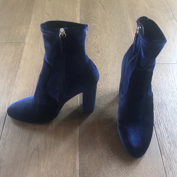 Steve Madden Shoes - BLUE Velvet  Steve Madden Boots !